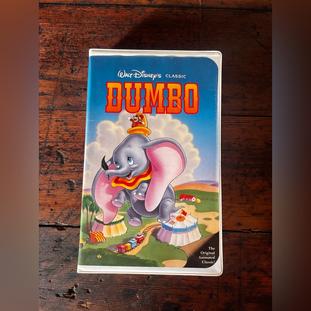 Disney's Classic Dumbo VHS - Colorful Cover